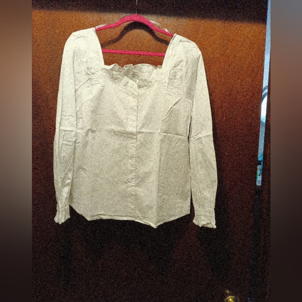 Hayden LA NWT White Shirt Ruffle Edge Sweatheart Neckline Large